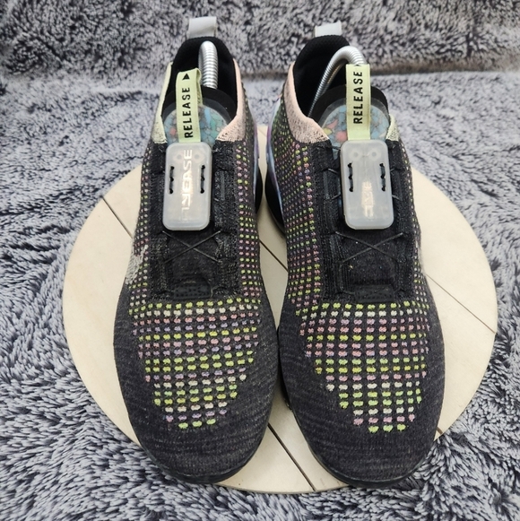 Nike Air VaporMax 2020 Flyknit Multi-Color Women's Size 8.5 - Picture 3 of 9